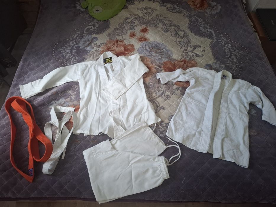 Продам кимоно детские