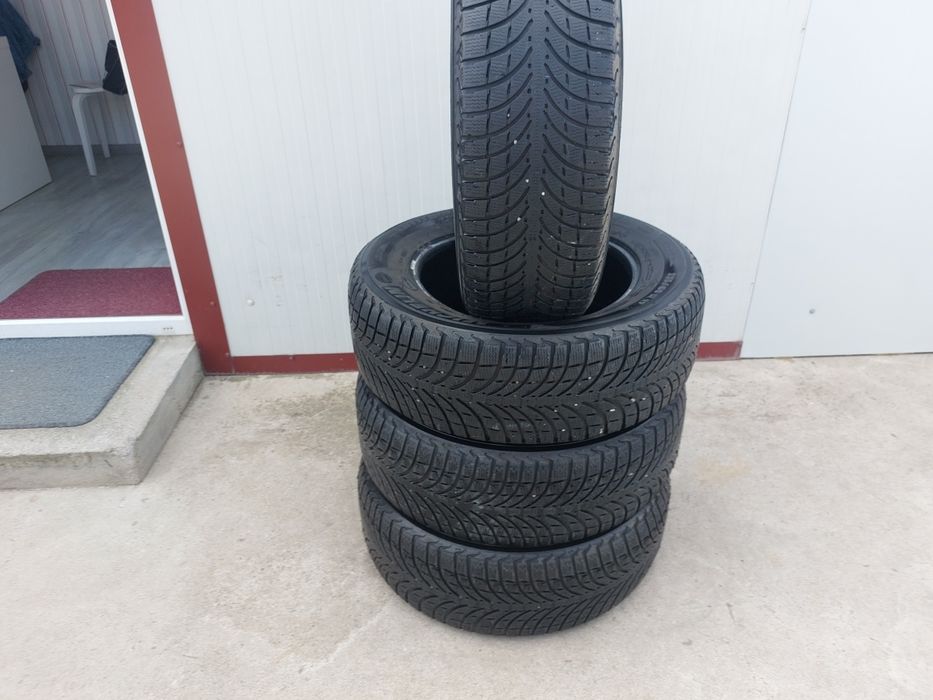 100 lei bucata! Set anvelope M+S/IARNA 235 60 17 Michelin