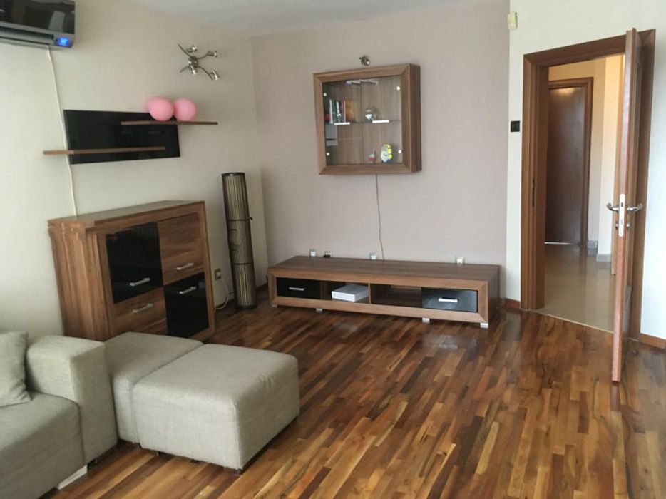 Дава се под наем Тристаен апартамент в София, Зона Б-19 - 85 кв.м за 766 € - Снимка #1