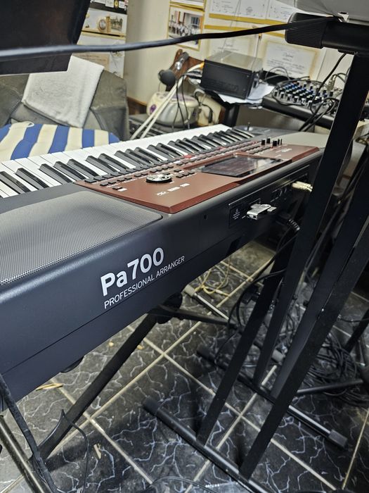 Orga Korg PA 700 nou