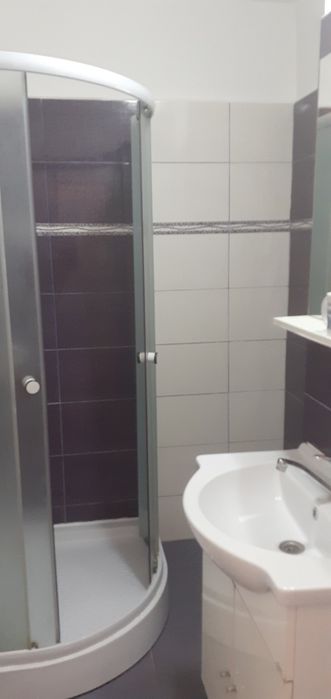 Inchiriez apartament.2 Teiul Doamnei — fotografia 3
