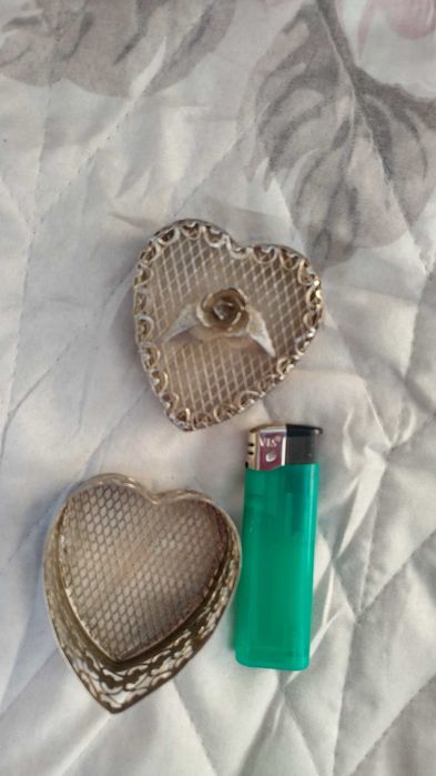 Шевна машина Finesse 834 и кутийка сърчице с рози