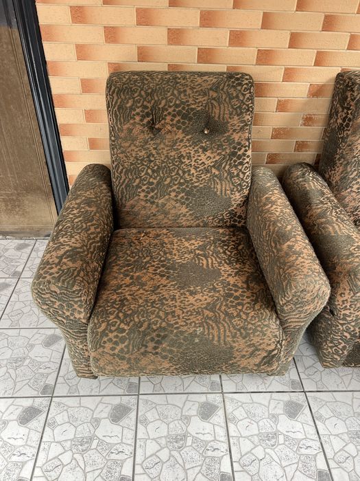 Продам 2 кресла раскладываются