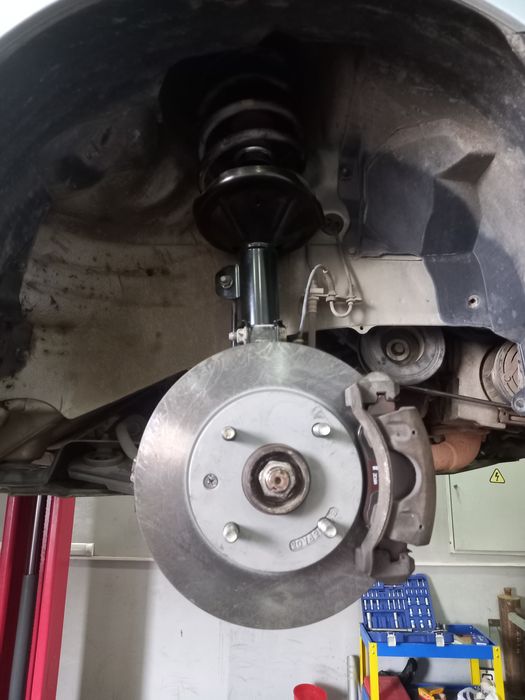 Lachetti Chevrolet  2013 года выпуска двигатель объемом 1.6