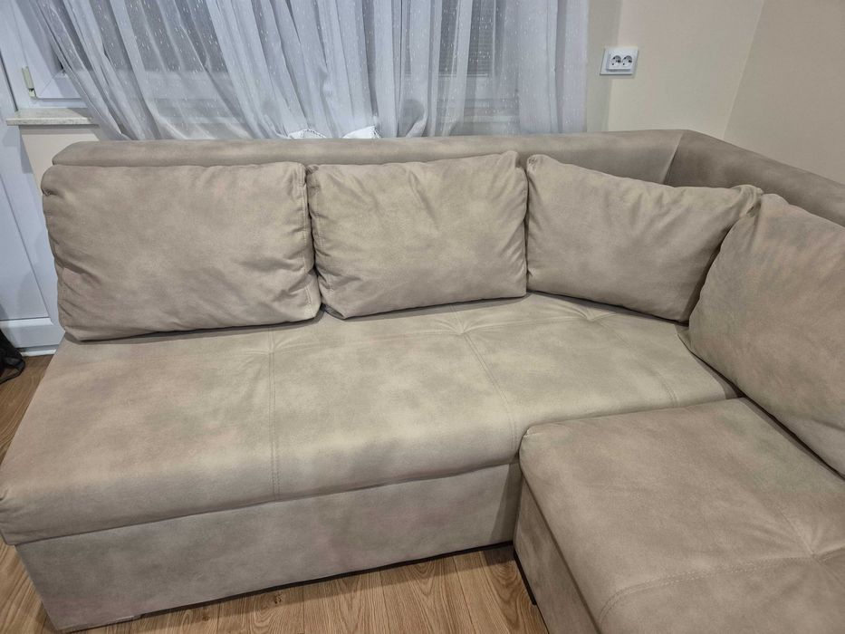 Разтегателен диван