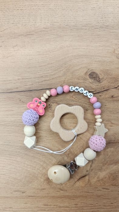 Персонализиран бебешки дървен клипс за залъгалка
