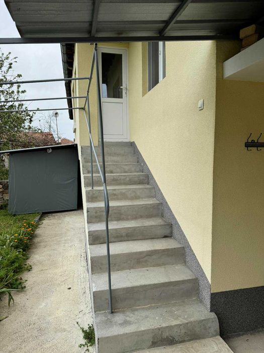 Къща в село Ново село