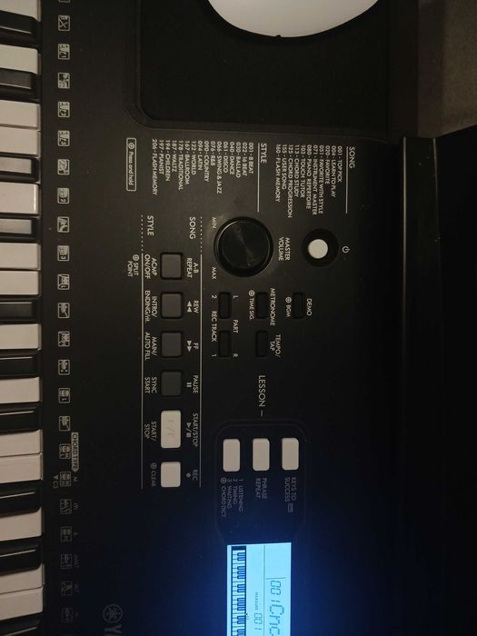 Синтезатор YAMAHA PSR-E373