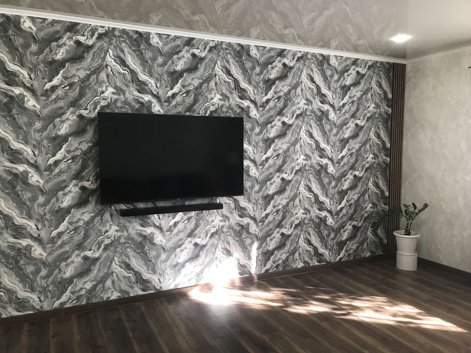 Поклейка обоев, уборка квартир