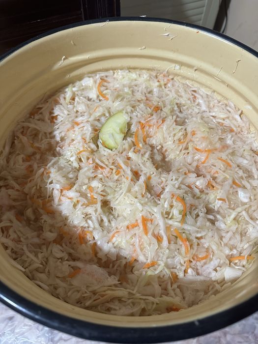 Продам квашеную капусту