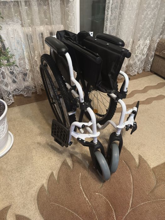 Продам инвалидную коляску Komf+Orto (с насосом)