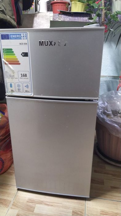 Продам морозильник и холодильник