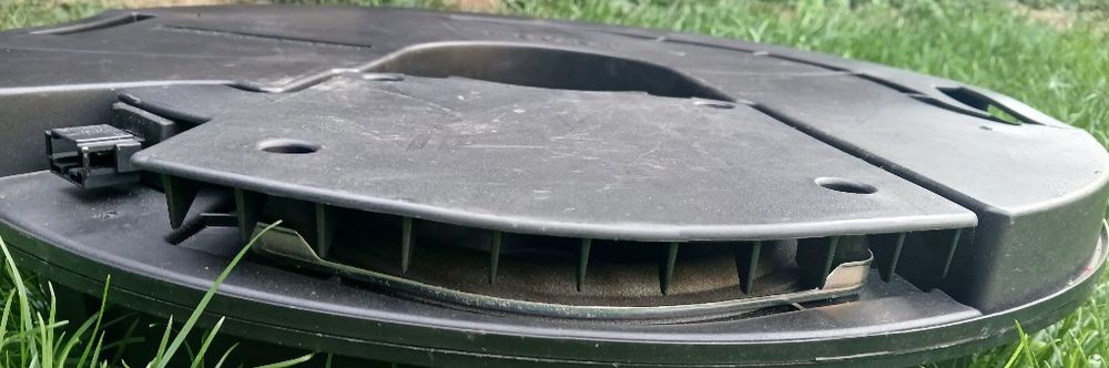 Subwoofer auto Audi A3 Skoda Karoq