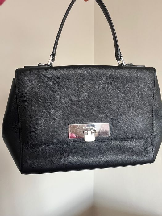 Черна малка  чанта