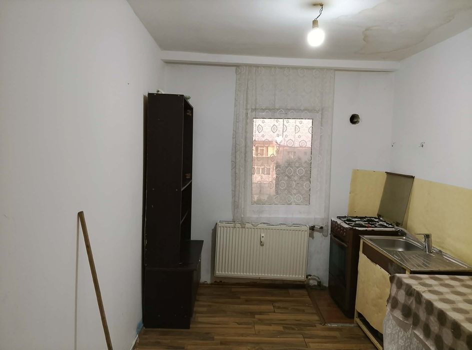 Închiriez apartament etj 4
