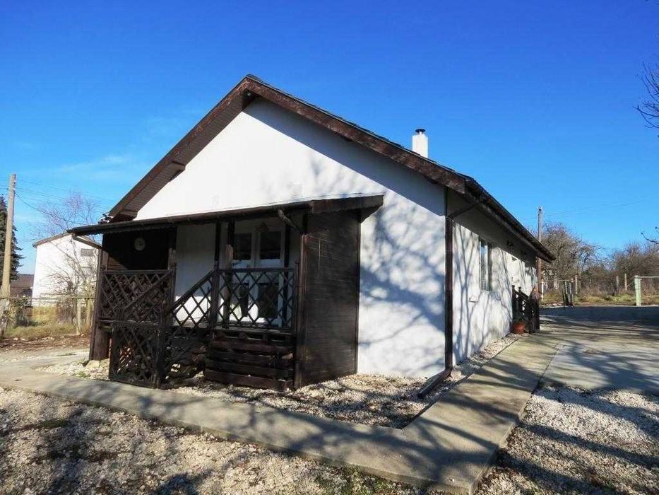 Новопостроена едноетажна къща с 2 спални | На 24 км от Добрич