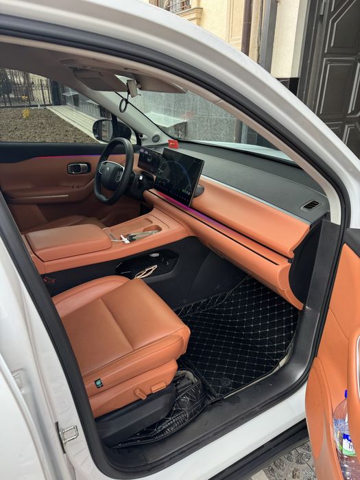 leapmotor c-10 full pozition