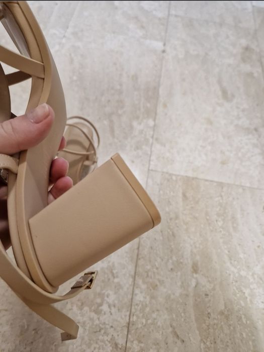 Sandale cu toc Bershka