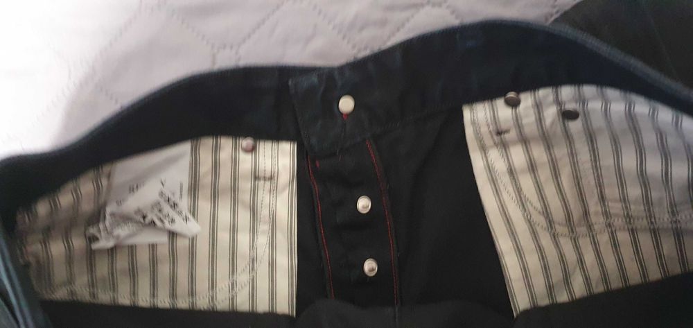 Оригинални мъжки дънки Рипли размер 33-34 много тъмно син цвят