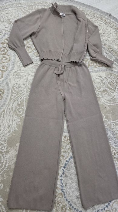 Костюм женский двойка машинная вязка размер 44-46 новый