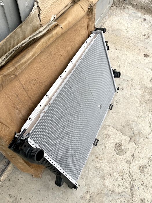 Радиатор охлаждения на BMW E38 E39 БМВ Е38 Е39