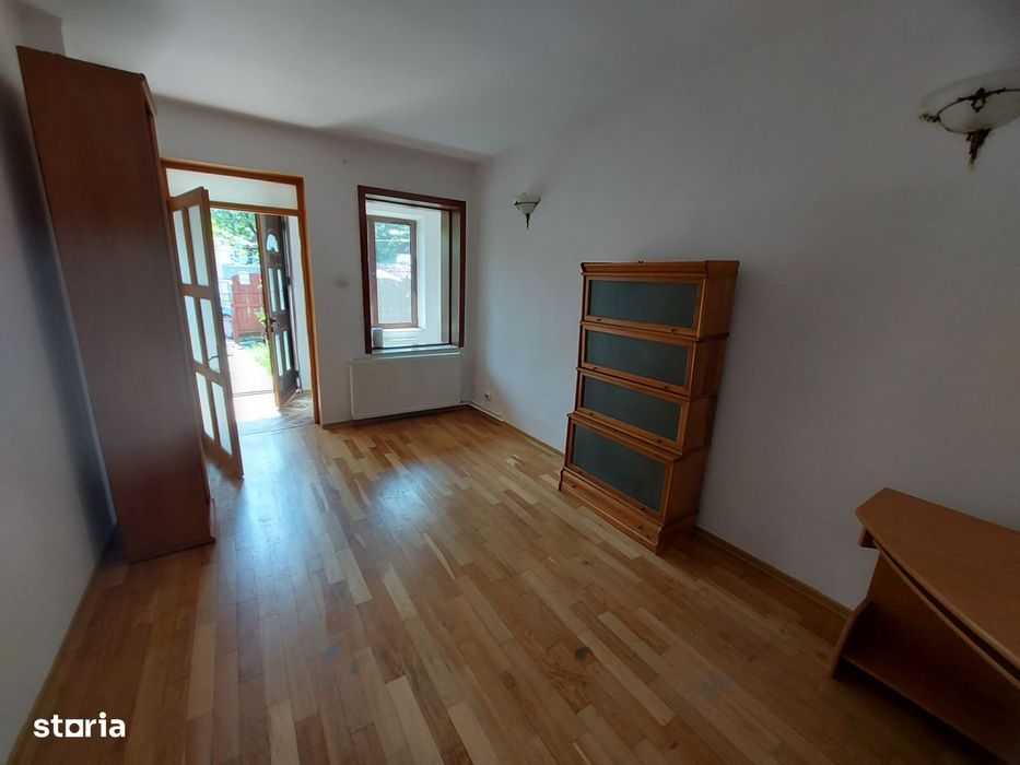 casa zona Trei Ierarhi , garaj , beci , curte