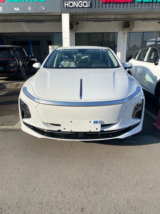 hongqi e-qm5 2025 restyling