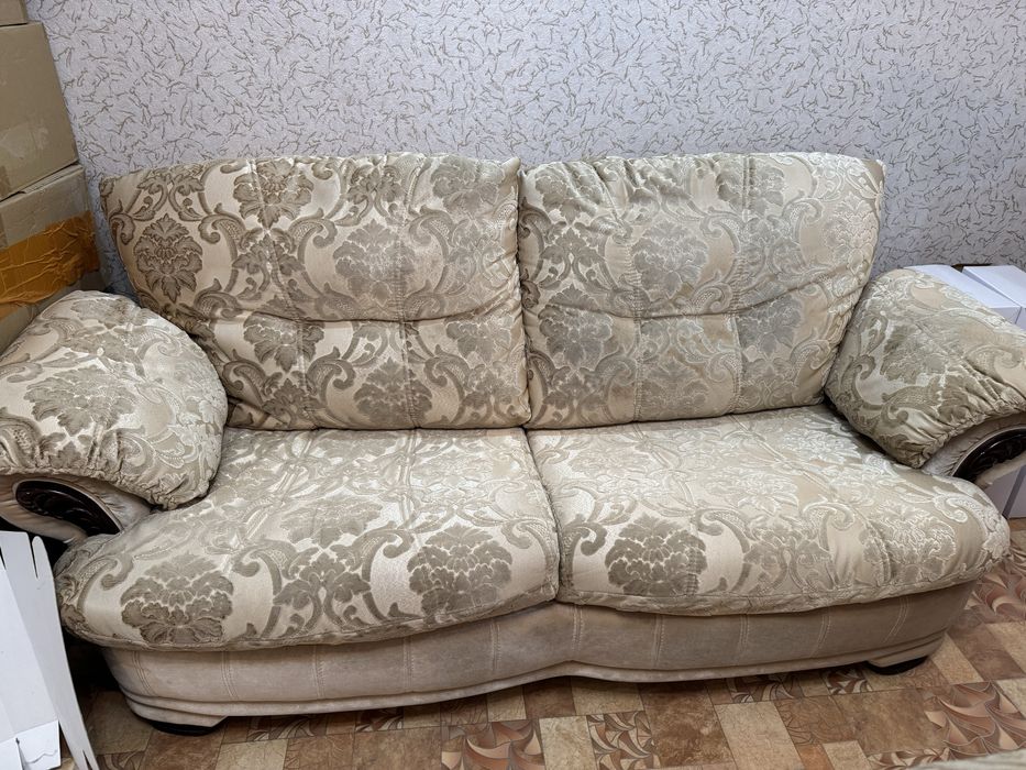Диван Потютьков продаем