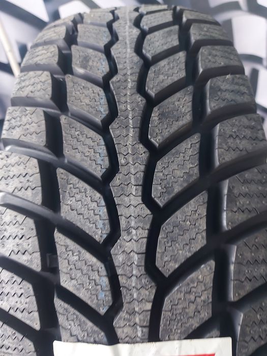 Гуми зимни 265/75R16 нови