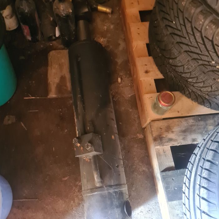 Силов цилиндър хидравличен