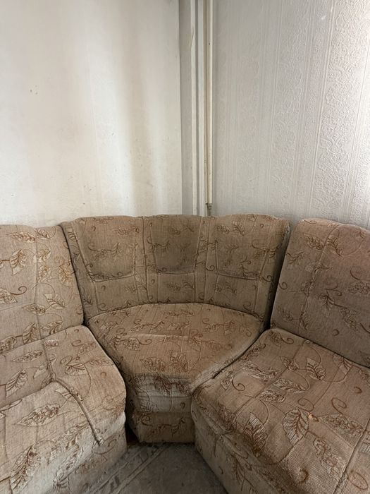 Продаю угловой диван