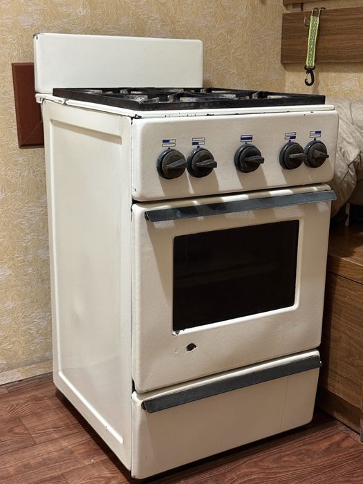ПРОДАЁТСЯ! Советская газ плита.