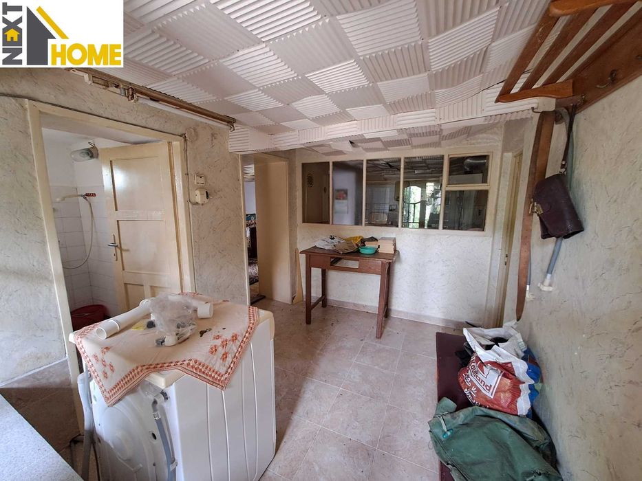 Две къщи с гараж и стопанска постройка