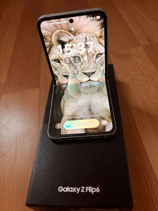 Samsung Z flip 6 + безжични слушалки Samsung