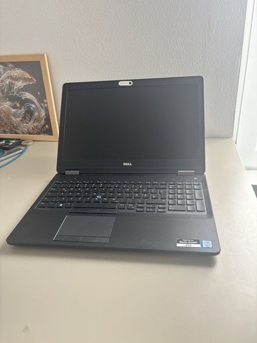 Dell 5570• Procesor i7-6820HQ• 16gb ram• 256gb SSD• 15,6” Full HD