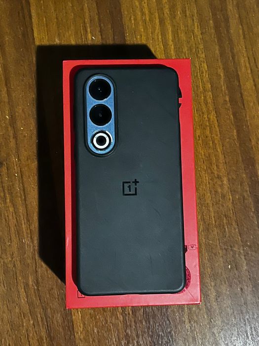 телефон OnePlus Ace 3v