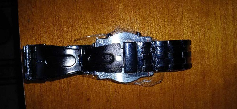 Часы наручные -  Электронные. Цена договорная.