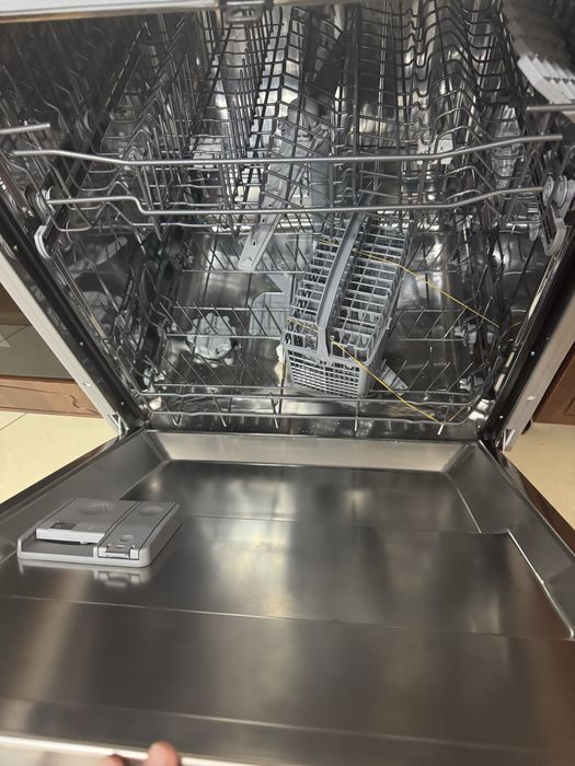 Новая посудомоечная машина