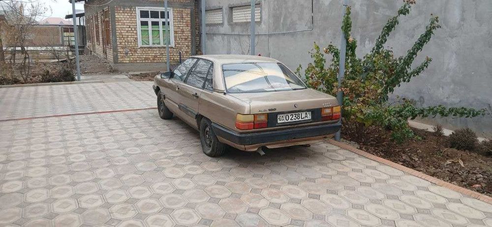 Продам audi 100 на запчасти