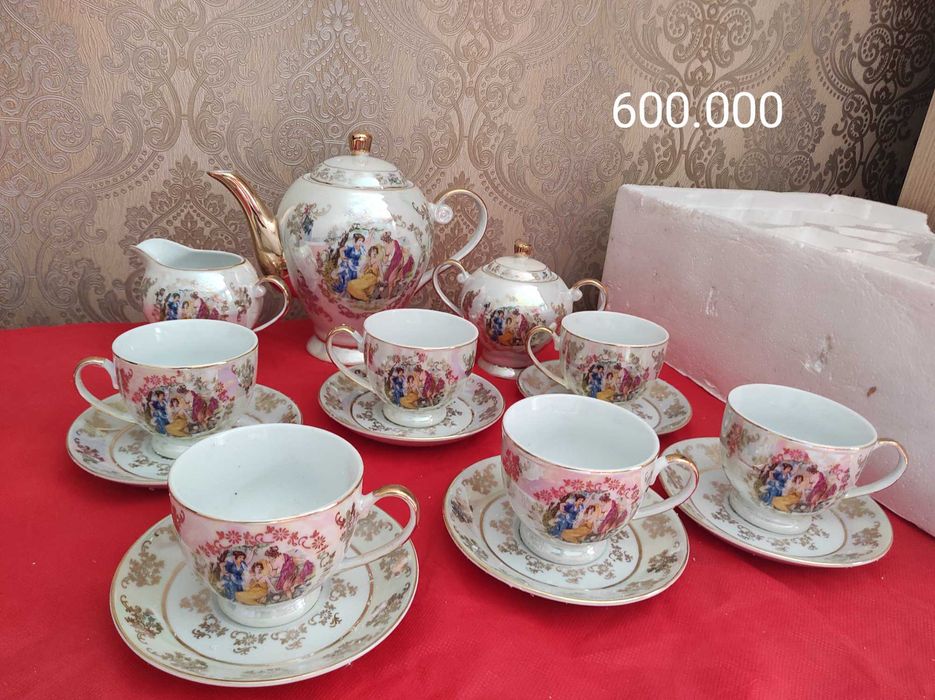 Винтажный новый чайный сервиз