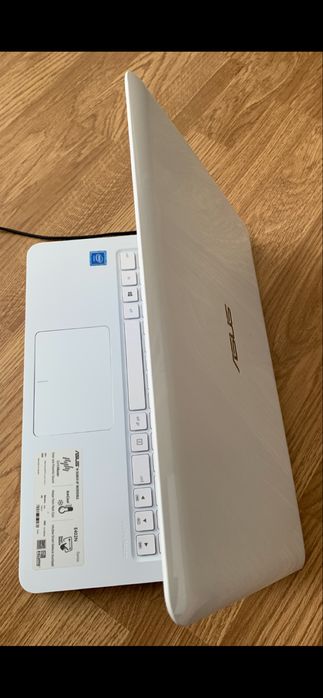 Laptop Asus Slim display 14,6 led,4gb ram,530gb m,functional cu incarc