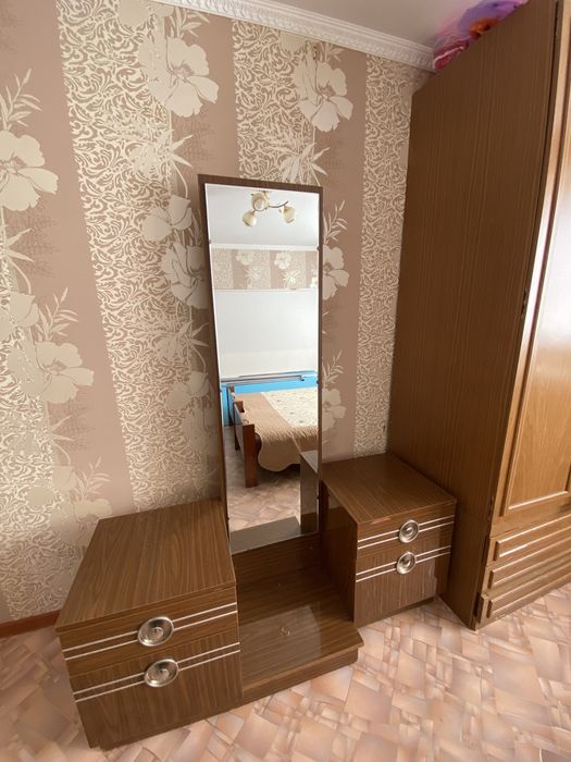 Продам трюмо в хорошем состоянии