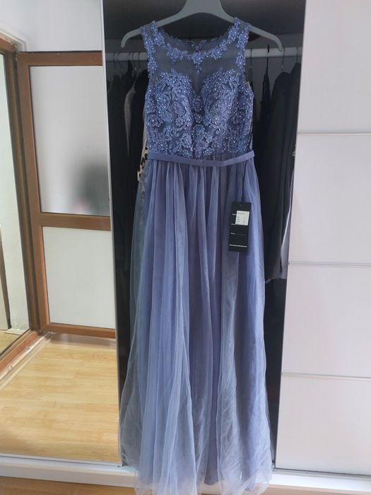 Vând rochițe de ocazie noi