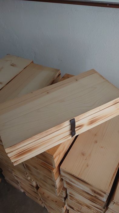 Cutie din lemn handmade