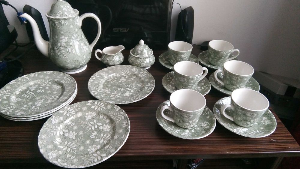 Сервиз за Чай на Английскa марка Royal Tudor