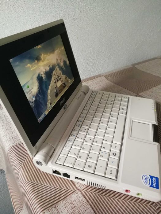 Laptop ASUS eeePC 4G-Functional
Laptop ASUS eeePC 4G-