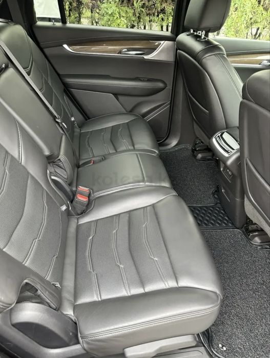 Продам Cadillac XT6 2020г