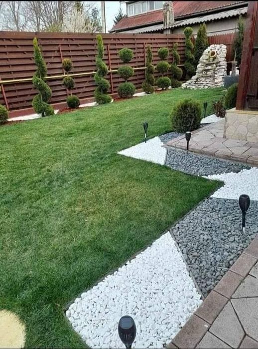 Vând piatra și plante ornamentale