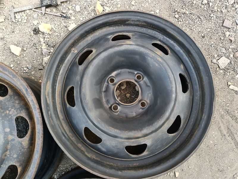 Продам оригинальные металлические диски на Пежо