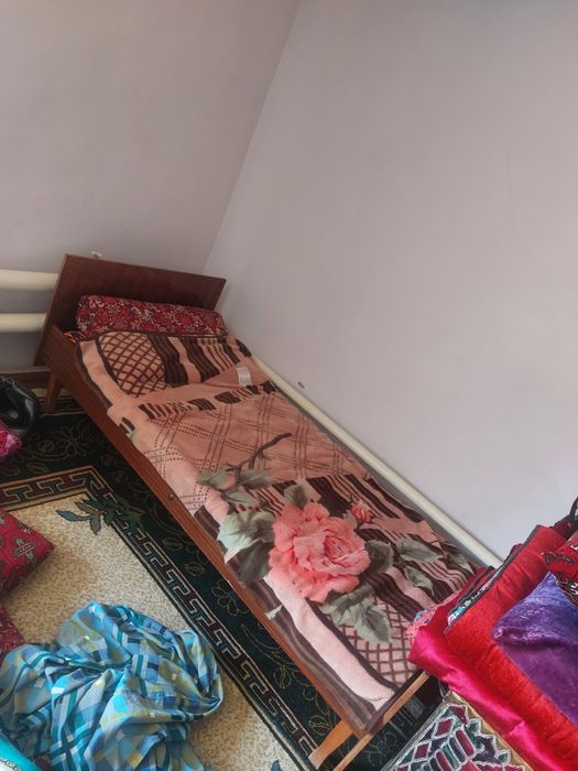 Кровать  в хорошем состоянии советского союза хорошо сохранен.